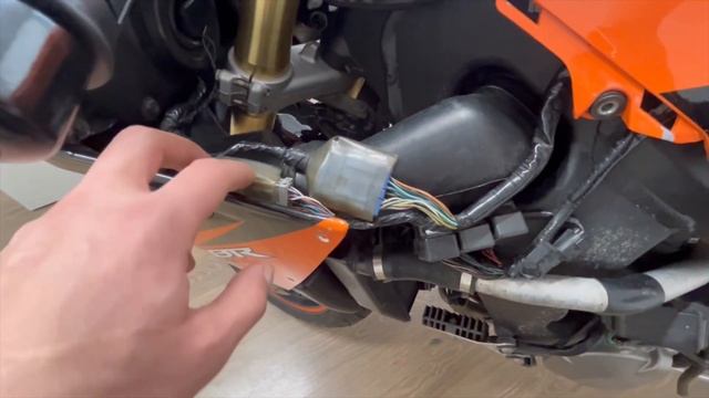 Как снять пластик, подробно Honda cbr 600 rr 2005 #hondacbr600rr #honda #cb смотреть онлайн