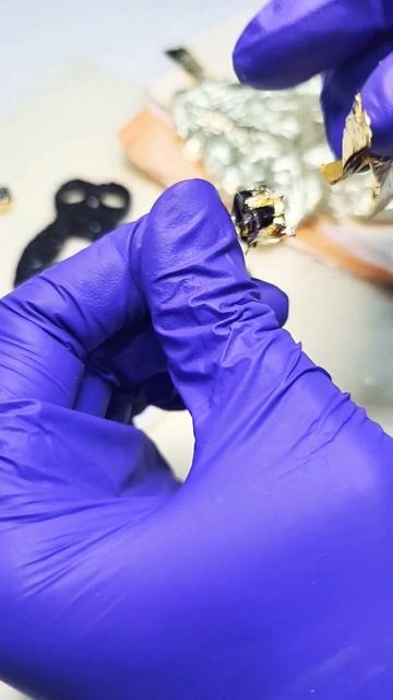 Изготовление серёжек гвоздиков из эпоксидной смолы #к смотреть онлайн