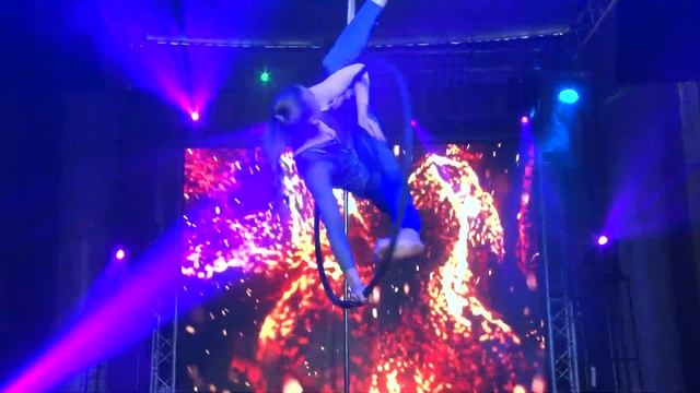 Богданова Мария - тренер POLE DANCE СТУДИИ CATS смотреть онлайн