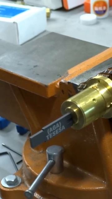 вскрытие испанских замков AGA сайт: http://medvejatnik.kiev.ua смотреть онлайн