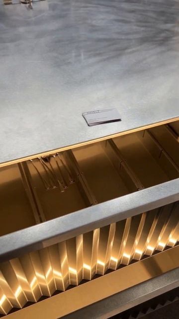 Кухонный остров из нержавеющей стали. смотреть онлайн