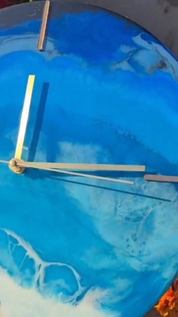 часы из эпоксидной смолы, море. #smolodel #handmade #красота #ча? смотреть онлайн