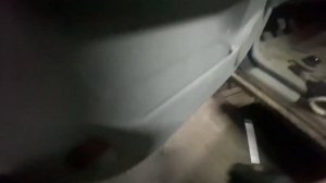 Снимаю левую переднюю  Карту двери  Kia Sorento 1 Как снять ?