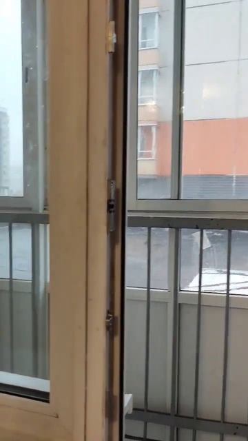 Дождь 🌧️. 19 июля 2023. #дождь #балкон #дом #окно #стекло #н смотреть онлайн