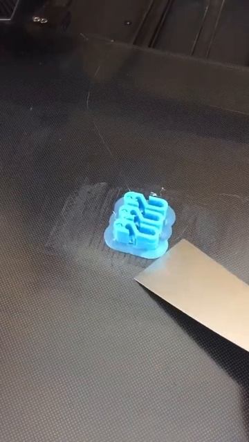 Да да чтоб не путались провода от наушников, прикольна смотреть онлайн