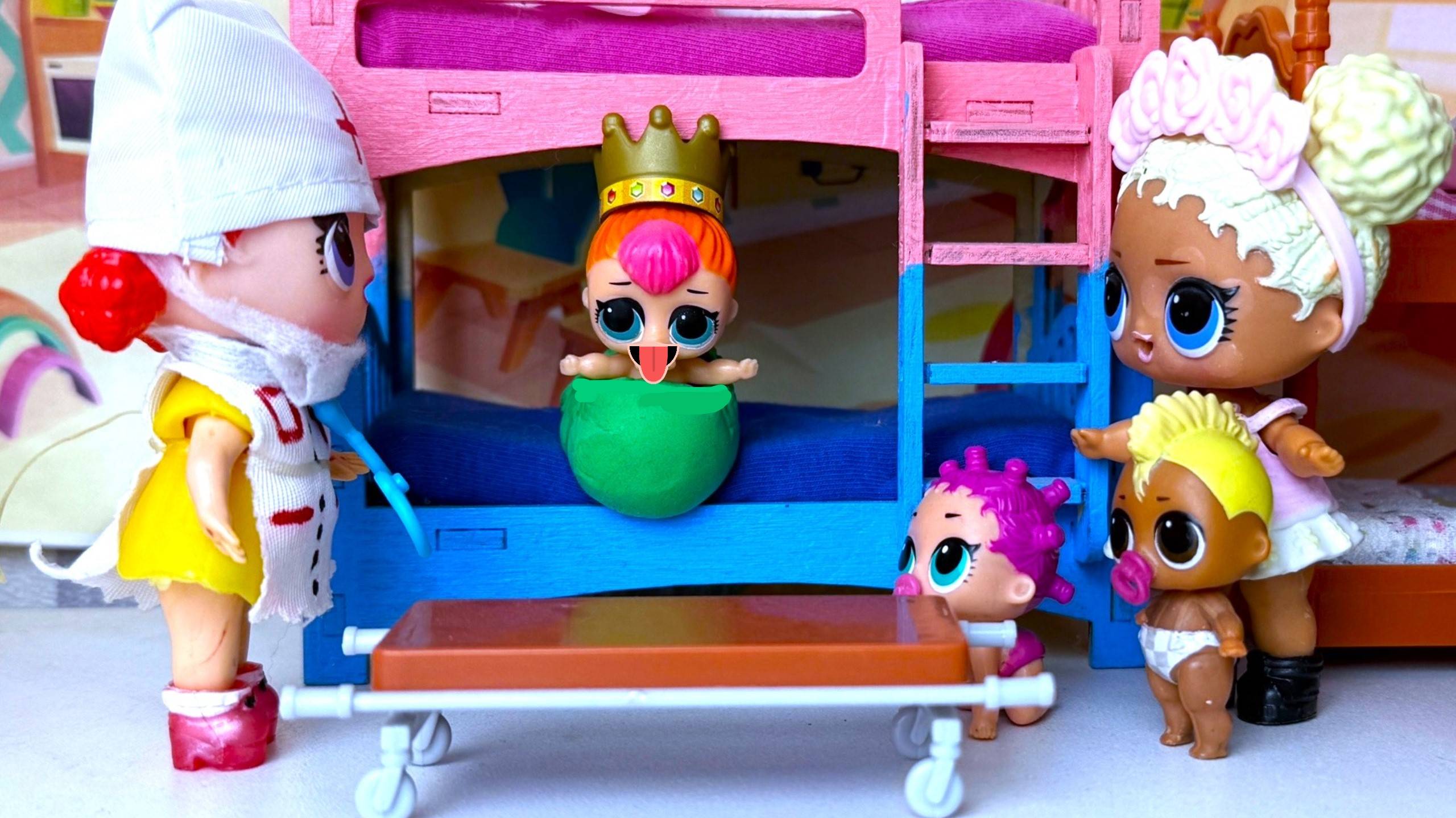 ПРИНЦЕССА🥫 НА ГОРОШИНЕ👑 В ДЕТСКОМ САДИКЕ👀🦄🍬 куклы ЛОЛ LOL сюрприз мультики Даринелка смотреть онлайн