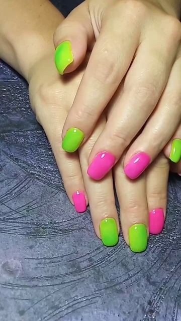 Летний маникюр... #яркий_маникюр #неоновый_цвет #гель_л? смотреть онлайн