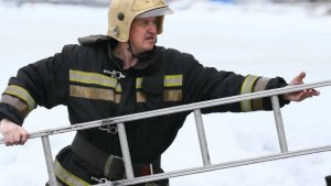 Люди застряли на экстремальном аттракционе в Сочи Парке