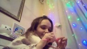 Смотрю фильм "Заезжий молодец". Нравится Мария Куликова. Ночные посиделки. Вяжу в два часа ночи.