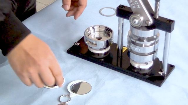 Брелок с зеркалом смотреть онлайн