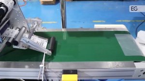 Автоматическая этикетировочная машина для плоских пакетов с вакуумным механизмом подачи AS-P03