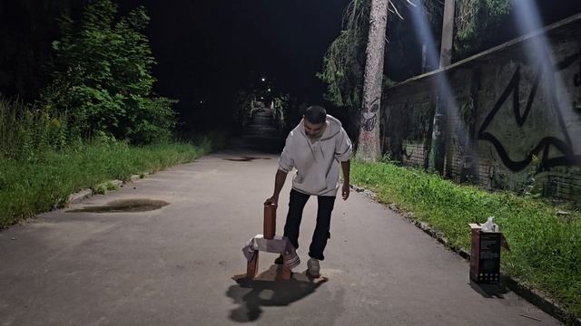 Я ПОПЫТАЮСЬ СЛОМАТЬ КИРПИЧ СВОИМИ РУКАМИ 👊 смотреть онлайн