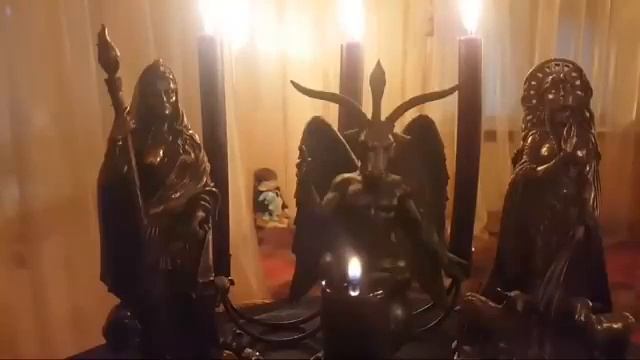 КАК ДЕМОНЫ СТАНОВИЛИСЬ БОГАМИ