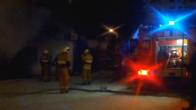 Пожар  Рынок Серебрянка Минск 11 12 2013. 00.05