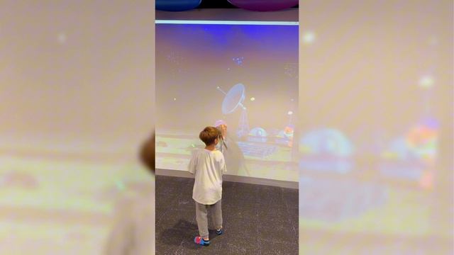 Детские площадки в зоне вылета международных рейсов в аэропорту Стамбула смотреть онлайн