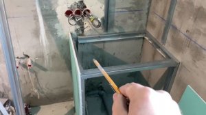 Интересный короб с нишами, вариант 1. Ванная комната.