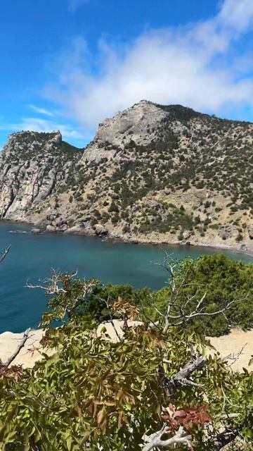 Потрясающие виды в Крыму. Новый Свет и Тропа Голицына. Крым сегодня #новыйсвет #тропаголицына #крым смотреть онлайн