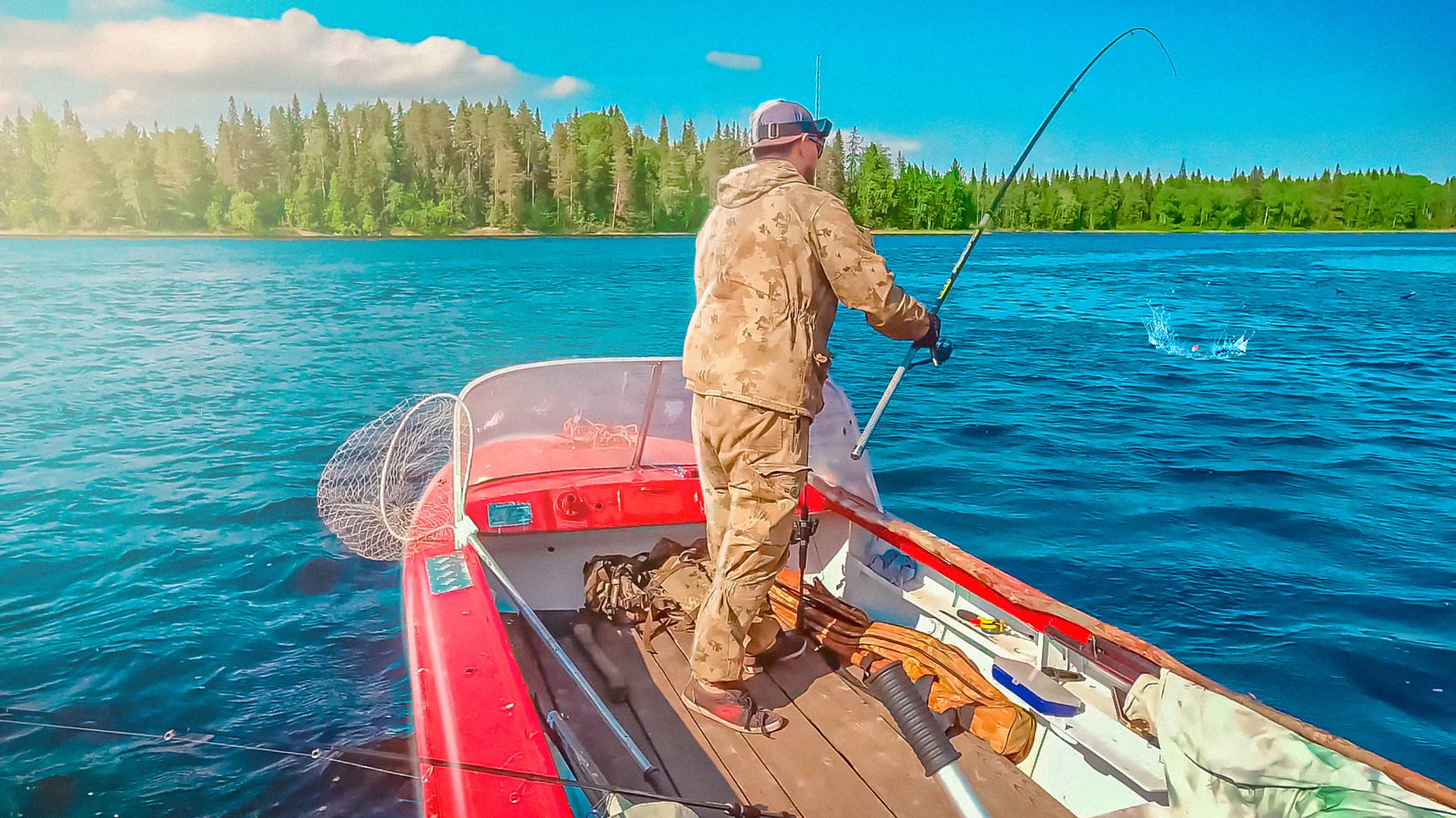 КАК ЛОВИТЬ ОКУНЕЙ НА МЯСО. ДИКАЯ ТАЁЖНАЯ РЕКА. РЫБАЛКА НА НОВОМ МЕСТЕ. РЫБАЛКА НА СПИННИНГ И УДОЧКУ смотреть онлайн