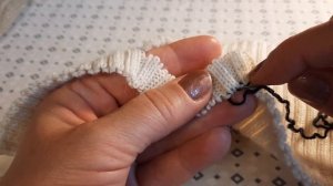 Закрываем край резинки 2/1 иглой.