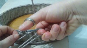 Поднос с фанерным донышком из бумажной лозы