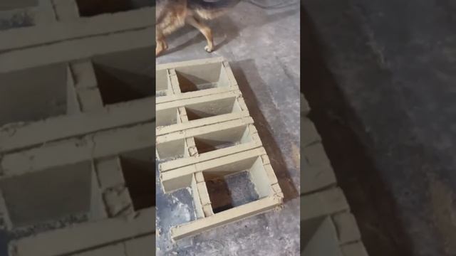 Станок для виготовлення блоків незнімної опалубки смотреть онлайн