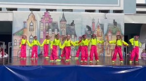 Танец На стиле. Студия эстрадных танцев Лотос дети 5-6 лет, дебют