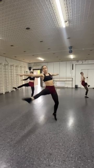 Отработка новой хореографии смотреть онлайн