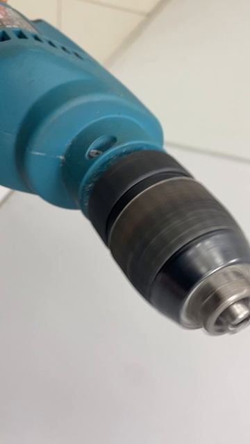 Дрель макита