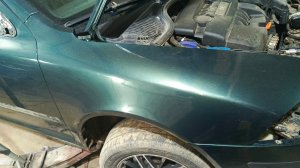 какие нюансы будут вас ждать при снятии переднего крыла Шкода Октавия а 5 2008 год.