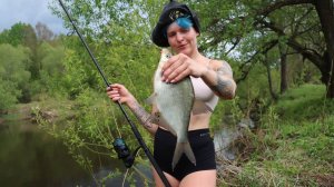 ДВЕ ночи НА СВИСЛОЧИ. Рыбалка С ФИДЕРОМ НА ЛЕЩА. Голавль НА ДОНКУ. ПАРЮСЬ одна В ПОХОДНОЙ БАНЕ.