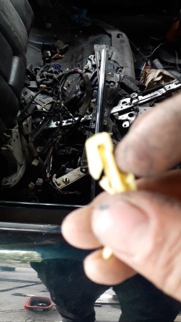 Как снять молдинг двери,toyota camry#своимируками #молдинг#t смотреть онлайн