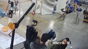 Робот-гуманоид Unitree H1 неожиданно "напал" на тестировщиков