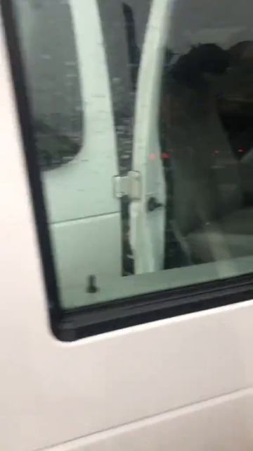 «Пункт назначения» в реальной жизни: чел из США ехал за фурой, в которой лежали брёвна, и одно внеза смотреть онлайн