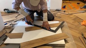 Виниловый ламинат, как резать? С музыкой )) -34