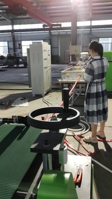 машина для покрытия труб из пенополиэтилена, машина д? смотреть онлайн