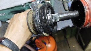 Вышел привод из наружного ШРУСа, подумал я