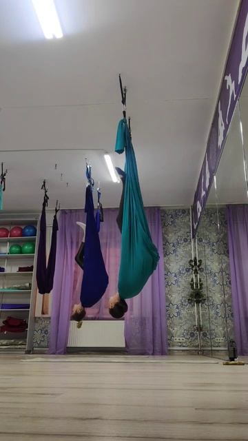 Лёгкая, короткая связка в гамаке, которую можно выполн