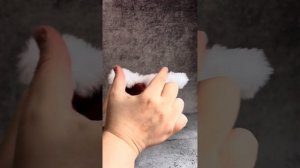 Пасхальный кролик из пушистой синельной проволоки