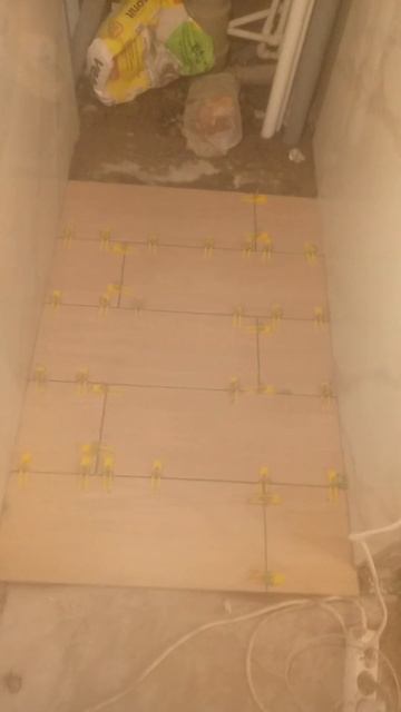 укладка плитки на пол 50 на 20 в санузле смотреть онлайн