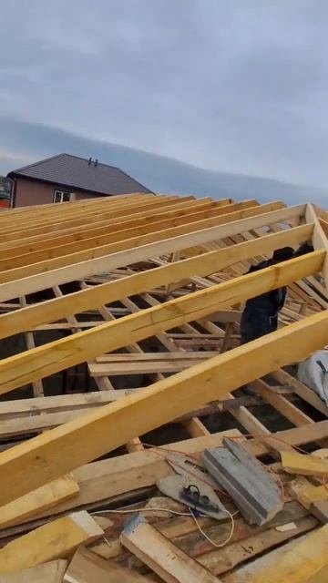 Крыша вальмовая. #строительство #раменское #москва #ре? смотреть онлайн