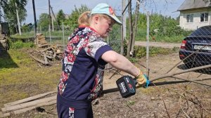 Уборка на участке .Я от неё это не ожидал. Дом в деревне....