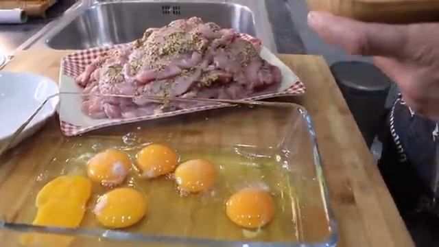 Необычный рецепт хрустящей и сочной отбивной свинины ,который вам очень понравится смотреть онлайн