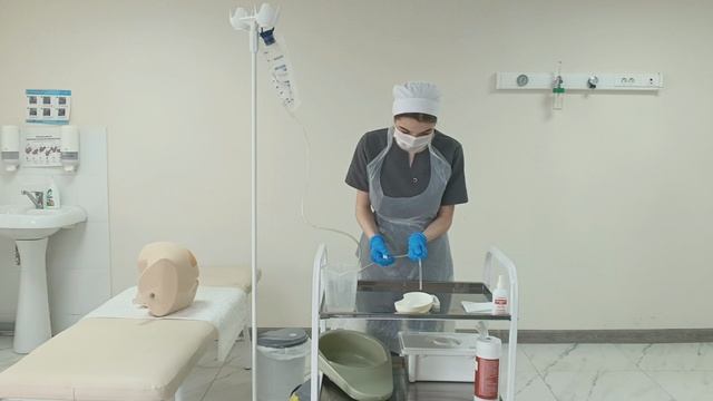 Постановка очистительной клизмы одноразовой
стерильной кружки Эсмарха смотреть онлайн