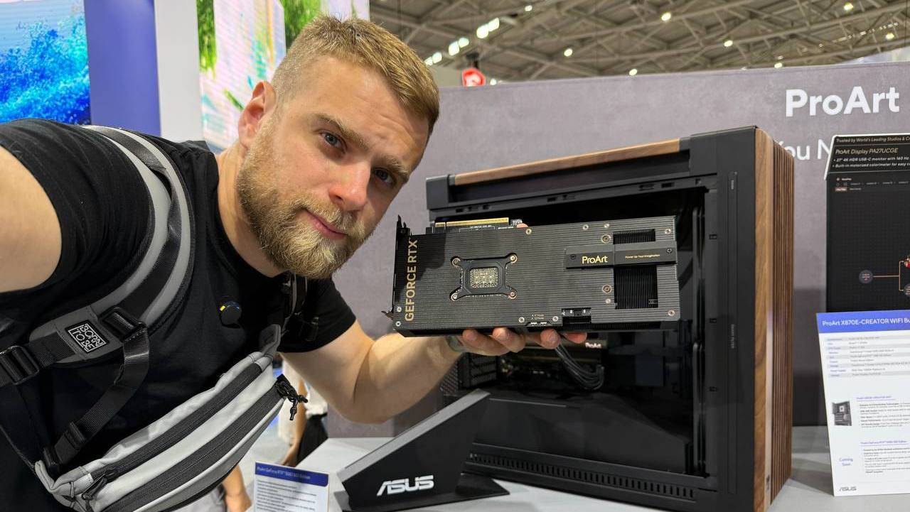 В эту видеокарту от Asus можно вставить SSD диск! #HappyPC смотреть онлайн