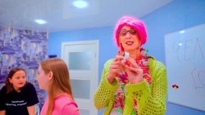 Челлендж Попади в Стаканчик или Страдай! Веселый Челледж с Друзьями! Мы Семья - Лучшее!