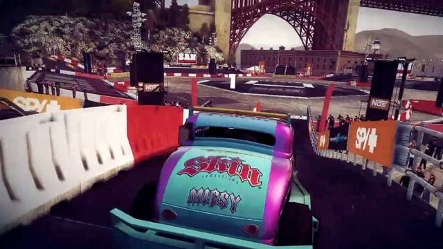 Первый раз играем в Dirt Showdown #1