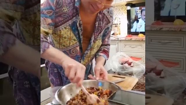 Гурман Саша Песков и кот! смотреть онлайн