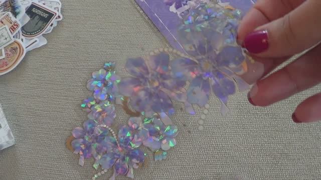 МИНИ ВЛОГ: НОВЫЙ АРОМАТ, НАКЛЕЙКИ смотреть онлайн