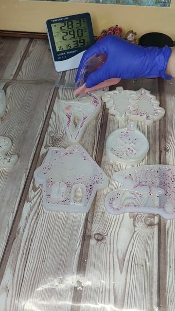 ёлочные игрушки из эпоксидной смолы своими руками #nilan