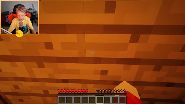 Я С КАМЕРОЙ В СВОЙ ДЕРЕВНЕ И НОВЫЙ ПРО В МАЙНКРАФТ смотреть онлайн